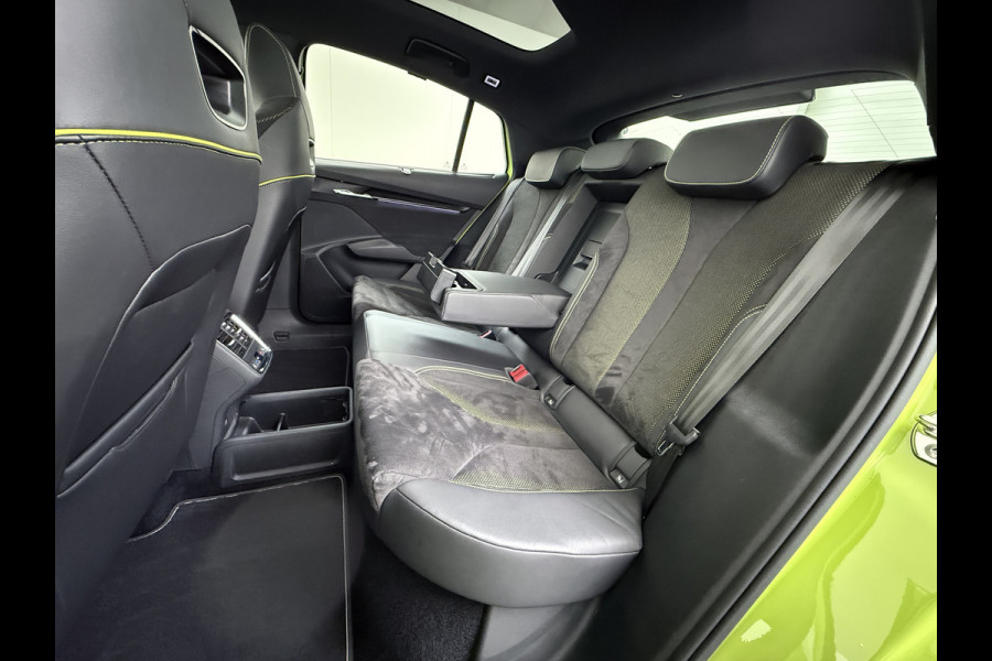Škoda Enyaq Coupé iV *GERESERVEERD* 82 RS 300PK 4WD Pano-Dak Lmv 21" W-pomp Led-Matrix Adaptive-Cr Sportst-+Elektr+Geheugen+Verwarmd Camera Leer/Alcantara Navi Ecc  Adaptive-Onderstel Keyless Elektrische Achterklep DAB Stoelverwarming V+A   Premium Audio Stuurverwarming AWD Origineel Nederlandse Auto in Nieuwstaat ! 1e Eigenaar Nieuwprijs €63.880,- Škoda Enyaq Coupé iV *GERESERVEERD* 82 RS 300PK 4WD Pano-Dak Lmv 21" W-pomp Led-Matrix Adaptive-Cr Sportst-+Elektr+Geheugen+Verwarmd Camera Leer/Alcantara Navi Ecc  Adaptive-Onderstel Keyless Elektrische Achterklep DAB Stoelverwarming V+A   Premium Audio Stuurverwarming AWD Origineel Nederlandse Auto in Nieuwstaat ! 1e Eigenaar Nieuwprijs €63.880,-