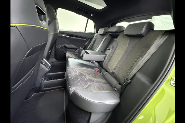 Škoda Enyaq Coupé iV *GERESERVEERD* 82 RS 300PK 4WD Pano-Dak Lmv 21" W-pomp Led-Matrix Adaptive-Cr Sportst-+Elektr+Geheugen+Verwarmd Camera Leer/Alcantara Navi Ecc  Adaptive-Onderstel Keyless Elektrische Achterklep DAB Stoelverwarming V+A   Premium Audio Stuurverwarming AWD Origineel Nederlandse Auto in Nieuwstaat ! 1e Eigenaar Nieuwprijs €63.880,- Škoda Enyaq Coupé iV *GERESERVEERD* 82 RS 300PK 4WD Pano-Dak Lmv 21" W-pomp Led-Matrix Adaptive-Cr Sportst-+Elektr+Geheugen+Verwarmd Camera Leer/Alcantara Navi Ecc  Adaptive-Onderstel Keyless Elektrische Achterklep DAB Stoelverwarming V+A   Premium Audio Stuurverwarming AWD Origineel Nederlandse Auto in Nieuwstaat ! 1e Eigenaar Nieuwprijs €63.880,-