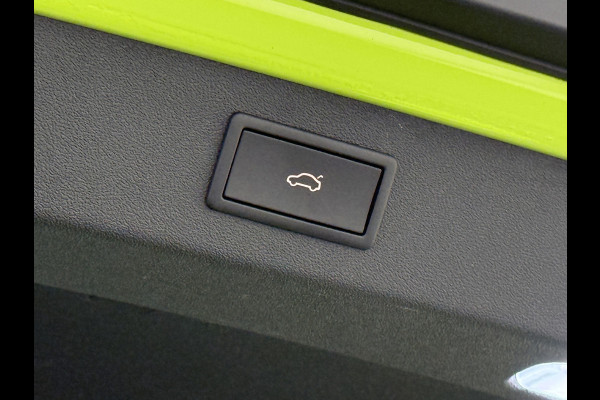 Škoda Enyaq Coupé iV *GERESERVEERD* 82 RS 300PK 4WD Pano-Dak Lmv 21" W-pomp Led-Matrix Adaptive-Cr Sportst-+Elektr+Geheugen+Verwarmd Camera Leer/Alcantara Navi Ecc  Adaptive-Onderstel Keyless Elektrische Achterklep DAB Stoelverwarming V+A   Premium Audio Stuurverwarming AWD Origineel Nederlandse Auto in Nieuwstaat ! 1e Eigenaar Nieuwprijs €63.880,- Škoda Enyaq Coupé iV *GERESERVEERD* 82 RS 300PK 4WD Pano-Dak Lmv 21" W-pomp Led-Matrix Adaptive-Cr Sportst-+Elektr+Geheugen+Verwarmd Camera Leer/Alcantara Navi Ecc  Adaptive-Onderstel Keyless Elektrische Achterklep DAB Stoelverwarming V+A   Premium Audio Stuurverwarming AWD Origineel Nederlandse Auto in Nieuwstaat ! 1e Eigenaar Nieuwprijs €63.880,-