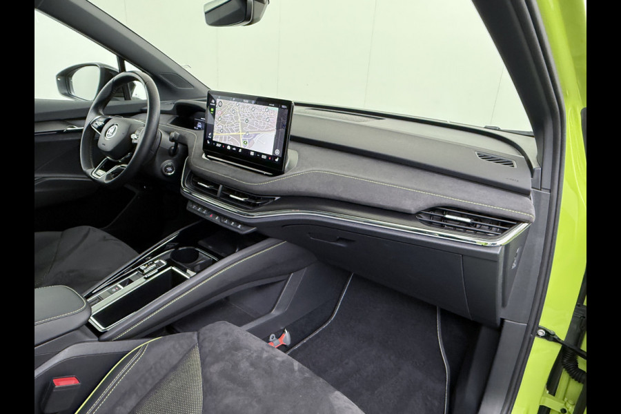 Škoda Enyaq Coupé iV *GERESERVEERD* 82 RS 300PK 4WD Pano-Dak Lmv 21" W-pomp Led-Matrix Adaptive-Cr Sportst-+Elektr+Geheugen+Verwarmd Camera Leer/Alcantara Navi Ecc  Adaptive-Onderstel Keyless Elektrische Achterklep DAB Stoelverwarming V+A   Premium Audio Stuurverwarming AWD Origineel Nederlandse Auto in Nieuwstaat ! 1e Eigenaar Nieuwprijs €63.880,- Škoda Enyaq Coupé iV *GERESERVEERD* 82 RS 300PK 4WD Pano-Dak Lmv 21" W-pomp Led-Matrix Adaptive-Cr Sportst-+Elektr+Geheugen+Verwarmd Camera Leer/Alcantara Navi Ecc  Adaptive-Onderstel Keyless Elektrische Achterklep DAB Stoelverwarming V+A   Premium Audio Stuurverwarming AWD Origineel Nederlandse Auto in Nieuwstaat ! 1e Eigenaar Nieuwprijs €63.880,-