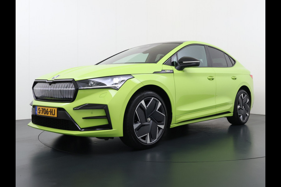 Škoda Enyaq Coupé iV *GERESERVEERD* 82 RS 300PK 4WD Pano-Dak Lmv 21" W-pomp Led-Matrix Adaptive-Cr Sportst-+Elektr+Geheugen+Verwarmd Camera Leer/Alcantara Navi Ecc  Adaptive-Onderstel Keyless Elektrische Achterklep DAB Stoelverwarming V+A   Premium Audio Stuurverwarming AWD Origineel Nederlandse Auto in Nieuwstaat ! 1e Eigenaar Nieuwprijs €63.880,- Škoda Enyaq Coupé iV *GERESERVEERD* 82 RS 300PK 4WD Pano-Dak Lmv 21" W-pomp Led-Matrix Adaptive-Cr Sportst-+Elektr+Geheugen+Verwarmd Camera Leer/Alcantara Navi Ecc  Adaptive-Onderstel Keyless Elektrische Achterklep DAB Stoelverwarming V+A   Premium Audio Stuurverwarming AWD Origineel Nederlandse Auto in Nieuwstaat ! 1e Eigenaar Nieuwprijs €63.880,-