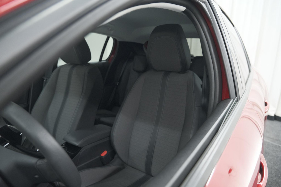 Peugeot 208 PureTech 100 Allure Pack | Camera | Stoelverwarming | Apple Carplay | Parkeersensoren Peugeot 208 PureTech 100 Allure Pack | Camera | Stoelverwarming | Apple Carplay | Parkeersensoren