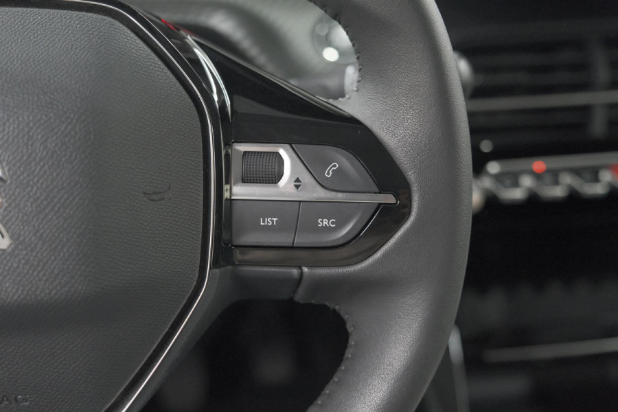 Peugeot 208 PureTech 100 Allure Pack | Camera | Stoelverwarming | Apple Carplay | Parkeersensoren Peugeot 208 PureTech 100 Allure Pack | Camera | Stoelverwarming | Apple Carplay | Parkeersensoren