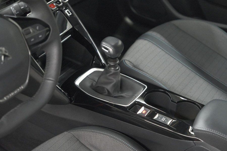 Peugeot 208 PureTech 100 Allure Pack | Camera | Stoelverwarming | Apple Carplay | Parkeersensoren Peugeot 208 PureTech 100 Allure Pack | Camera | Stoelverwarming | Apple Carplay | Parkeersensoren