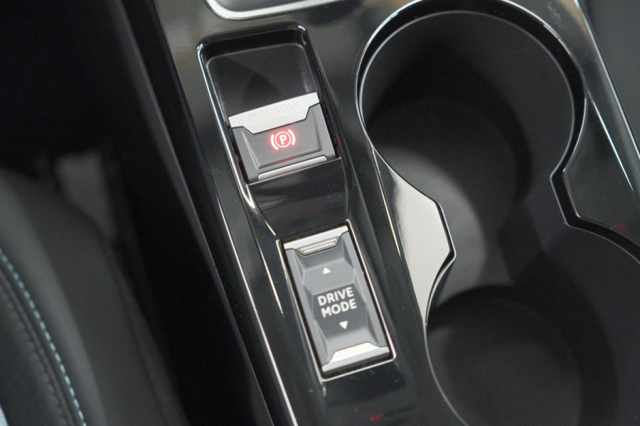 Peugeot 208 PureTech 100 Allure Pack | Camera | Stoelverwarming | Apple Carplay | Parkeersensoren Peugeot 208 PureTech 100 Allure Pack | Camera | Stoelverwarming | Apple Carplay | Parkeersensoren