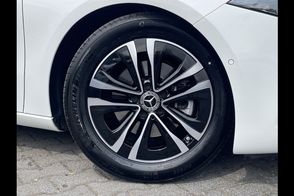 Mercedes-Benz A-Klasse 180 Luxury Line | Facelift | Pano | Ambiente | Camera | CarPlay | LED | Keyless | DAB+