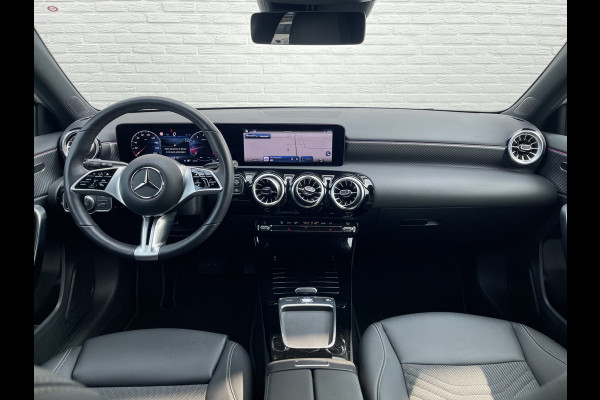 Mercedes-Benz A-Klasse 180 Luxury Line | Facelift | Pano | Ambiente | Camera | CarPlay | LED | Keyless | DAB+