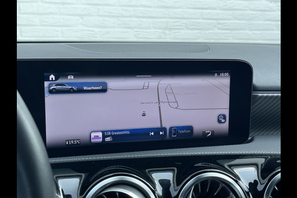 Mercedes-Benz A-Klasse 180 Luxury Line | Facelift | Pano | Ambiente | Camera | CarPlay | LED | Keyless | DAB+