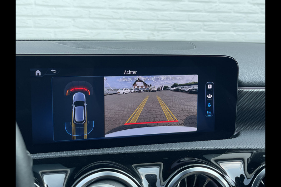 Mercedes-Benz A-Klasse 180 Luxury Line | Facelift | Pano | Ambiente | Camera | CarPlay | LED | Keyless | DAB+