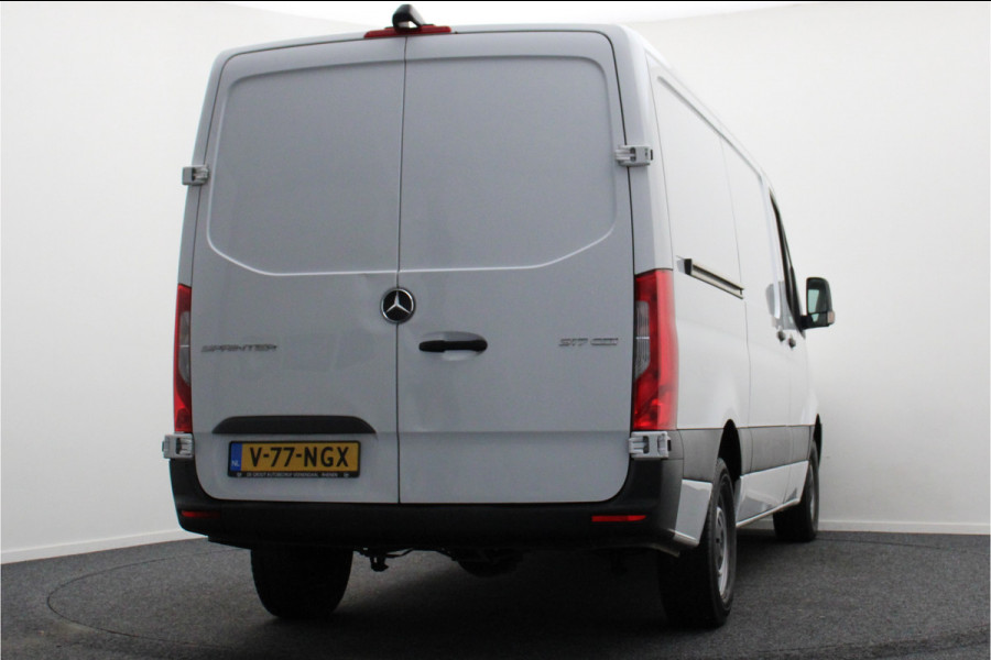 Mercedes-Benz Sprinter 317 CDI Aut. L2H1 Leer, Standkachel, Camera, 3-Zits, Airco, Cruise, Apple Carplay, DAB