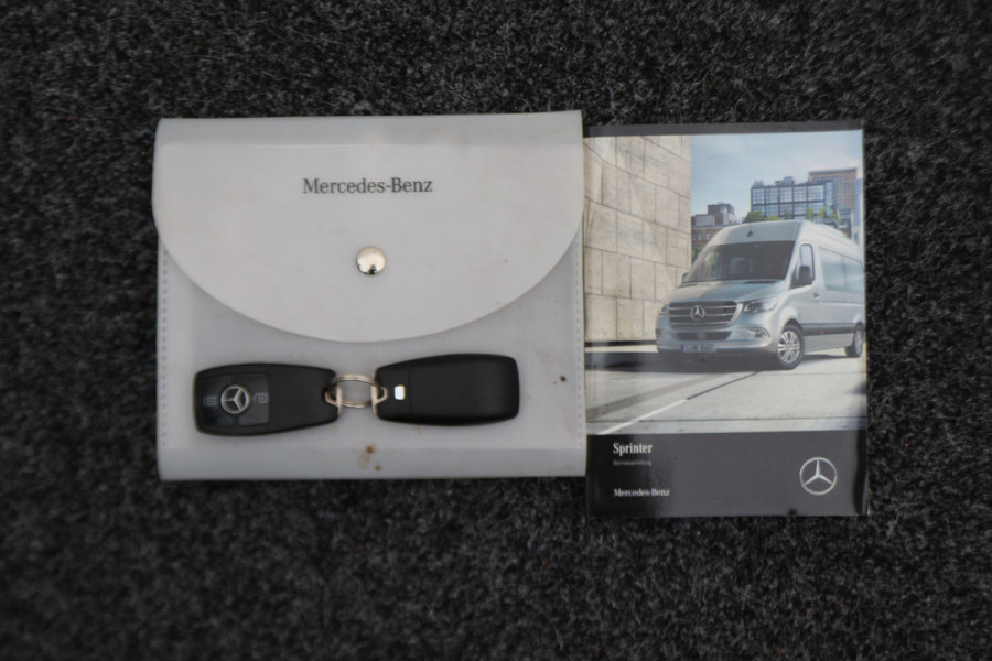 Mercedes-Benz Sprinter 317 CDI Aut. L2H1 Leer, Standkachel, Camera, 3-Zits, Airco, Cruise, Apple Carplay, DAB