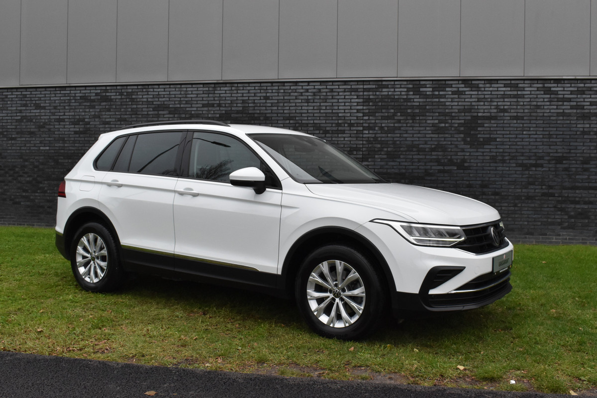 Volkswagen Tiguan 1.5 TSI Life Automaat Navigatie/carplay