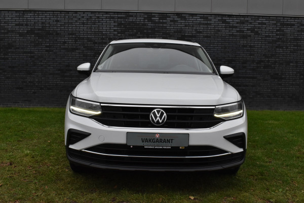 Volkswagen Tiguan 1.5 TSI Life Automaat Navigatie/carplay