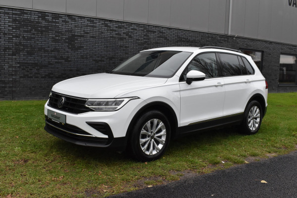 Volkswagen Tiguan 1.5 TSI Life Automaat Navigatie/carplay