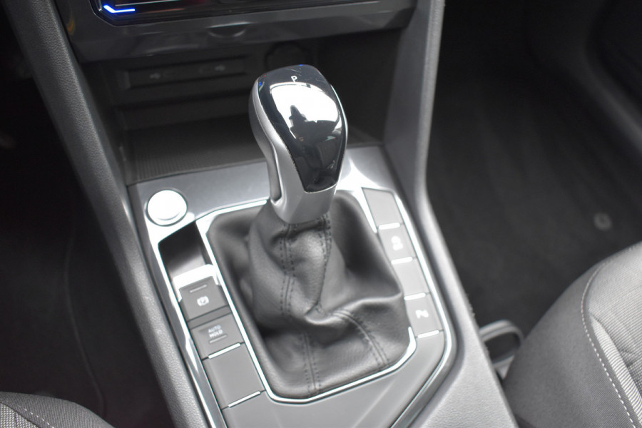 Volkswagen Tiguan 1.5 TSI Life Automaat Navigatie/carplay
