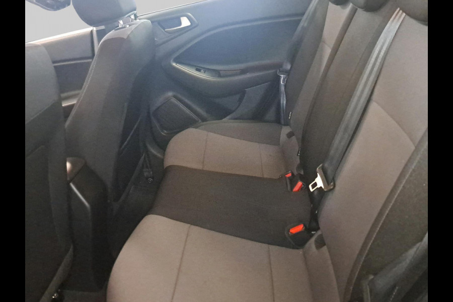 Hyundai i20 1.0 T-GDI Comfort Dealer onderhouden! Incl. Lichtmetalen velgen | Cruise control | Achteruitrijcamera | Trekhaak | Apple carplay & Android auto Hyundai i20 1.0 T-GDI Comfort Dealer onderhouden! Incl. Lichtmetalen velgen | Cruise control | Achteruitrijcamera | Trekhaak | Apple carplay & Android auto