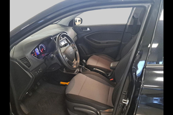 Hyundai i20 1.0 T-GDI Comfort Dealer onderhouden! Incl. Lichtmetalen velgen | Cruise control | Achteruitrijcamera | Trekhaak | Apple carplay & Android auto Hyundai i20 1.0 T-GDI Comfort Dealer onderhouden! Incl. Lichtmetalen velgen | Cruise control | Achteruitrijcamera | Trekhaak | Apple carplay & Android auto