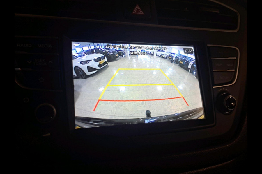 Hyundai i20 1.0 T-GDI Comfort Dealer onderhouden! Incl. Lichtmetalen velgen | Cruise control | Achteruitrijcamera | Trekhaak | Apple carplay & Android auto Hyundai i20 1.0 T-GDI Comfort Dealer onderhouden! Incl. Lichtmetalen velgen | Cruise control | Achteruitrijcamera | Trekhaak | Apple carplay & Android auto