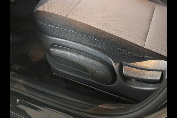 Hyundai i20 1.0 T-GDI Comfort Dealer onderhouden! Incl. Lichtmetalen velgen | Cruise control | Achteruitrijcamera | Trekhaak | Apple carplay & Android auto Hyundai i20 1.0 T-GDI Comfort Dealer onderhouden! Incl. Lichtmetalen velgen | Cruise control | Achteruitrijcamera | Trekhaak | Apple carplay & Android auto