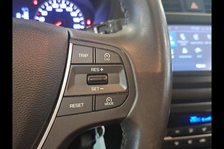 Hyundai i20 1.0 T-GDI Comfort Dealer onderhouden! Incl. Lichtmetalen velgen | Cruise control | Achteruitrijcamera | Trekhaak | Apple carplay & Android auto Hyundai i20 1.0 T-GDI Comfort Dealer onderhouden! Incl. Lichtmetalen velgen | Cruise control | Achteruitrijcamera | Trekhaak | Apple carplay & Android auto