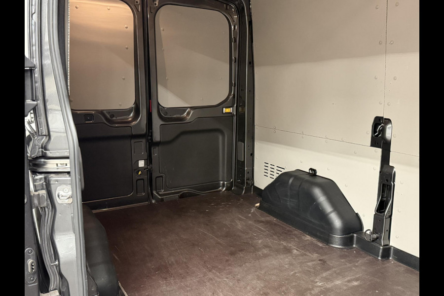 Ford Transit 310 L2H2 Trend Automaat Airco Bluetooth Camera Cruise Control Ford Transit 310 L2H2 Trend Automaat Airco Bluetooth Camera Cruise Control