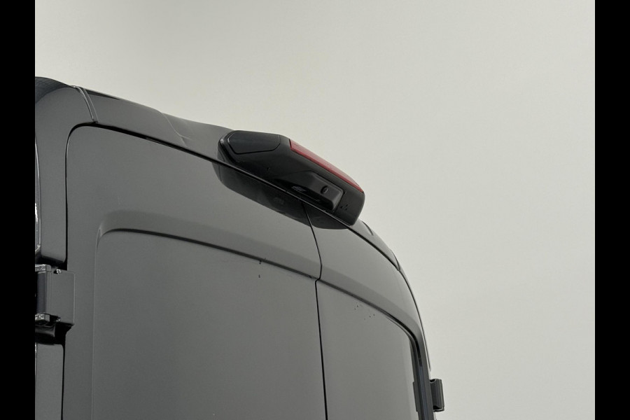 Ford Transit 310 L2H2 Trend Automaat Airco Bluetooth Camera Cruise Control Ford Transit 310 L2H2 Trend Automaat Airco Bluetooth Camera Cruise Control