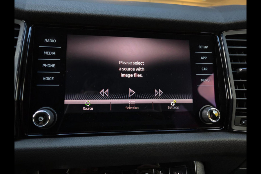 Škoda Kodiaq 1.5 TSI Style Business / CARPLAY / P.SENSOREN / ISOFIX / STOELVERW. / CRUISE / EXTRA SET / NWE BEURT / GARANTIE !