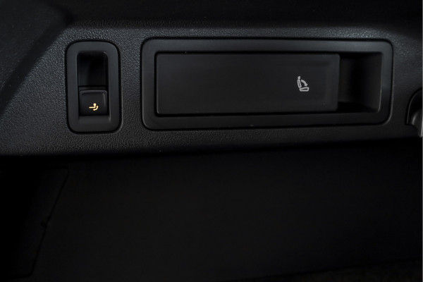 Volkswagen Tiguan 1.4 TSI Comfortline 125 PK | Elek. Trekhaak | Cruise | PDC | NAV | ECC | LM 20" | Volkswagen Tiguan 1.4 TSI Comfortline 125 PK | Elek. Trekhaak | Cruise | PDC | NAV | ECC | LM 20" |