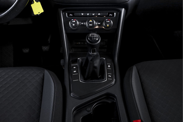 Volkswagen Tiguan 1.4 TSI Comfortline 125 PK | Elek. Trekhaak | Cruise | PDC | NAV | ECC | LM 20" | Volkswagen Tiguan 1.4 TSI Comfortline 125 PK | Elek. Trekhaak | Cruise | PDC | NAV | ECC | LM 20" |