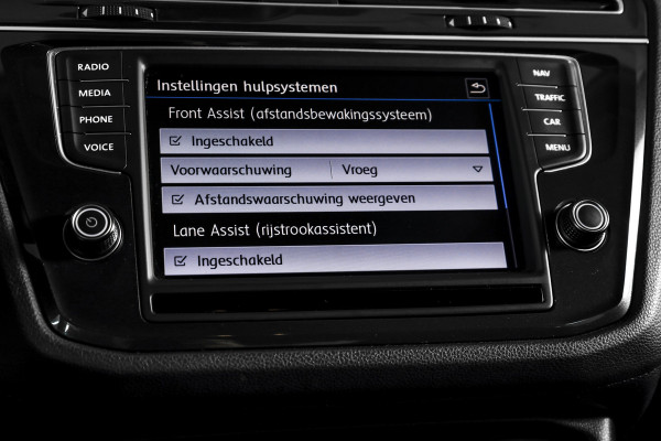 Volkswagen Tiguan 1.4 TSI Comfortline 125 PK | Elek. Trekhaak | Cruise | PDC | NAV | ECC | LM 20" | Volkswagen Tiguan 1.4 TSI Comfortline 125 PK | Elek. Trekhaak | Cruise | PDC | NAV | ECC | LM 20" |
