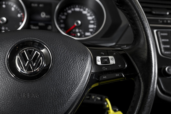 Volkswagen Tiguan 1.4 TSI Comfortline 125 PK | Elek. Trekhaak | Cruise | PDC | NAV | ECC | LM 20" | Volkswagen Tiguan 1.4 TSI Comfortline 125 PK | Elek. Trekhaak | Cruise | PDC | NAV | ECC | LM 20" |