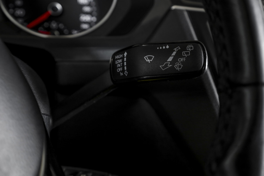 Volkswagen Tiguan 1.4 TSI Comfortline 125 PK | Elek. Trekhaak | Cruise | PDC | NAV | ECC | LM 20" | Volkswagen Tiguan 1.4 TSI Comfortline 125 PK | Elek. Trekhaak | Cruise | PDC | NAV | ECC | LM 20" |