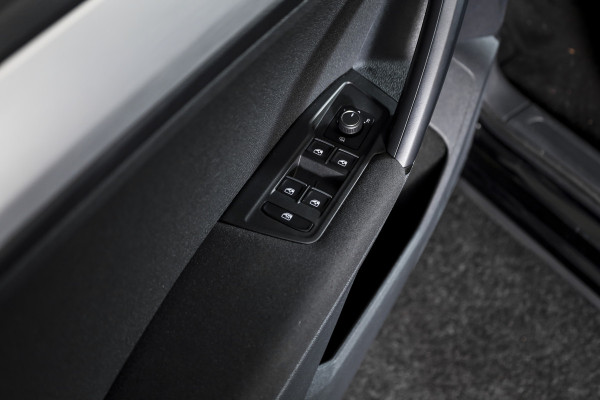 Volkswagen Tiguan 1.4 TSI Comfortline 125 PK | Elek. Trekhaak | Cruise | PDC | NAV | ECC | LM 20" | Volkswagen Tiguan 1.4 TSI Comfortline 125 PK | Elek. Trekhaak | Cruise | PDC | NAV | ECC | LM 20" |