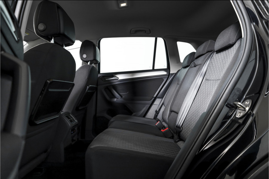 Volkswagen Tiguan 1.4 TSI Comfortline 125 PK | Elek. Trekhaak | Cruise | PDC | NAV | ECC | LM 20" | Volkswagen Tiguan 1.4 TSI Comfortline 125 PK | Elek. Trekhaak | Cruise | PDC | NAV | ECC | LM 20" |