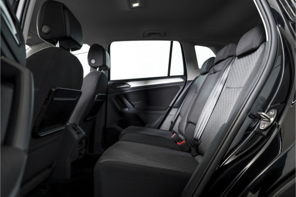 Volkswagen Tiguan 1.4 TSI Comfortline 125 PK | Elek. Trekhaak | Cruise | PDC | NAV | ECC | LM 20" | Volkswagen Tiguan 1.4 TSI Comfortline 125 PK | Elek. Trekhaak | Cruise | PDC | NAV | ECC | LM 20" |