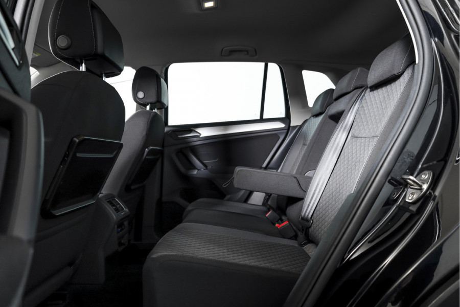 Volkswagen Tiguan 1.4 TSI Comfortline 125 PK | Elek. Trekhaak | Cruise | PDC | NAV | ECC | LM 20" | Volkswagen Tiguan 1.4 TSI Comfortline 125 PK | Elek. Trekhaak | Cruise | PDC | NAV | ECC | LM 20" |