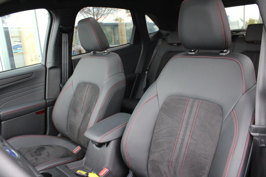 Ford Kuga 2.5 FHEV ST-Line X 190pk | 4WD | Driver Assistance Pack | Panorama dak | Winterpack | Technology Pack | Geen Stekker nodig | 2.100kg Trekgewicht | All Weather Banden