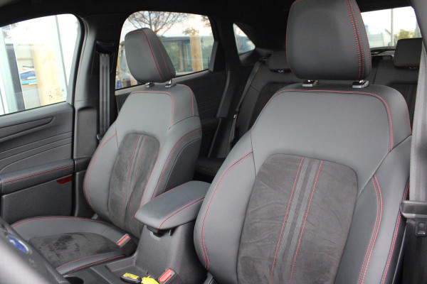 Ford Kuga 2.5 FHEV ST-Line X 190pk | 4WD | Driver Assistance Pack | Panorama dak | Winterpack | Technology Pack | Geen Stekker nodig | 2.100kg Trekgewicht | All Weather Banden