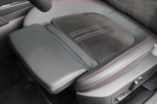 Ford Kuga 2.5 FHEV ST-Line X 190pk | 4WD | Driver Assistance Pack | Panorama dak | Winterpack | Technology Pack | Geen Stekker nodig | 2.100kg Trekgewicht | All Weather Banden