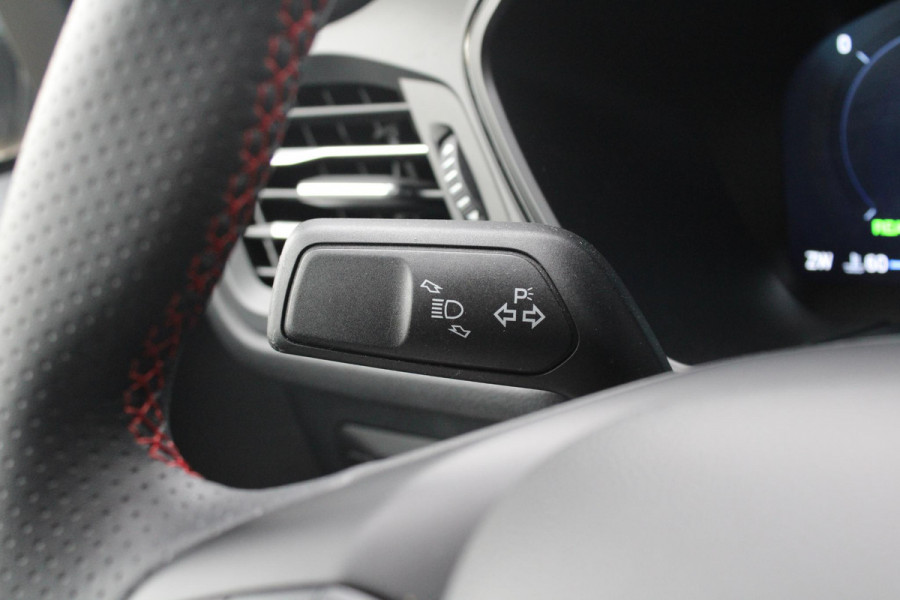 Ford Kuga 2.5 FHEV ST-Line X 190pk | 4WD | Driver Assistance Pack | Panorama dak | Winterpack | Technology Pack | Geen Stekker nodig | 2.100kg Trekgewicht | All Weather Banden