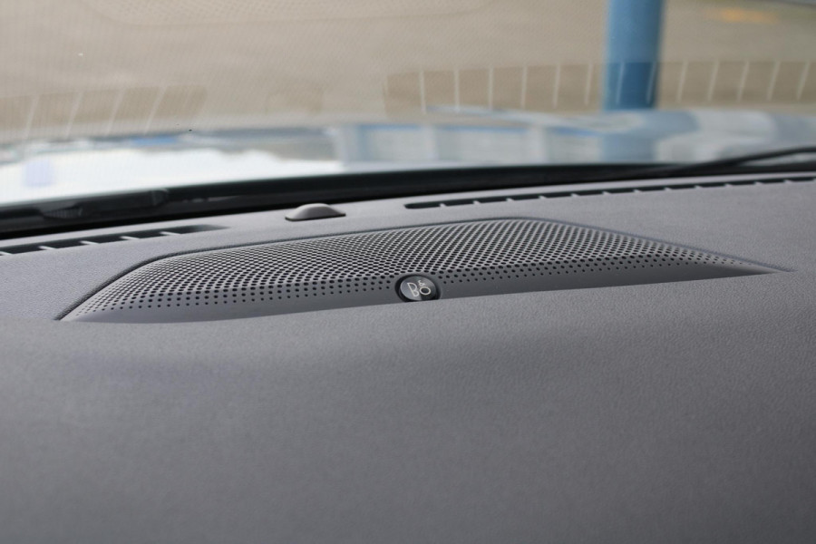 Ford Kuga 2.5 FHEV ST-Line X 190pk | 4WD | Driver Assistance Pack | Panorama dak | Winterpack | Technology Pack | Geen Stekker nodig | 2.100kg Trekgewicht | All Weather Banden