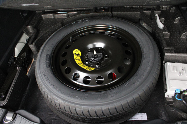 Ford Kuga 2.5 FHEV ST-Line X 190pk | 4WD | Driver Assistance Pack | Panorama dak | Winterpack | Technology Pack | Geen Stekker nodig | 2.100kg Trekgewicht | All Weather Banden