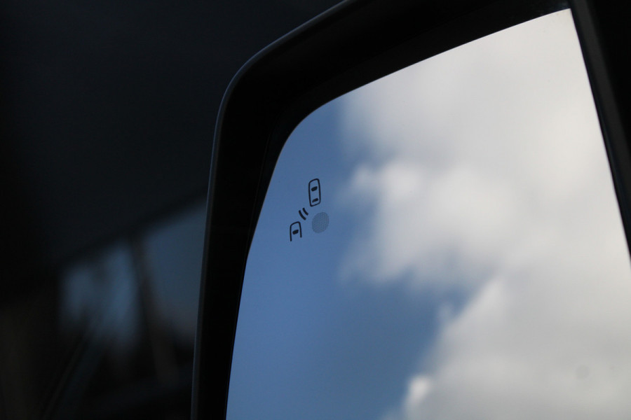 Ford Transit Custom 320 2.0 TDCI L2H1 Sport 185pk - ACC - Trekhaak - Navi - Camera - Stoelverwarming - Blind spot - Xenon - Rijklaar Ford Transit Custom 320 2.0 TDCI L2H1 Sport 185pk - ACC - Trekhaak - Navi - Camera - Stoelverwarming - Blind spot - Xenon - Rijklaar