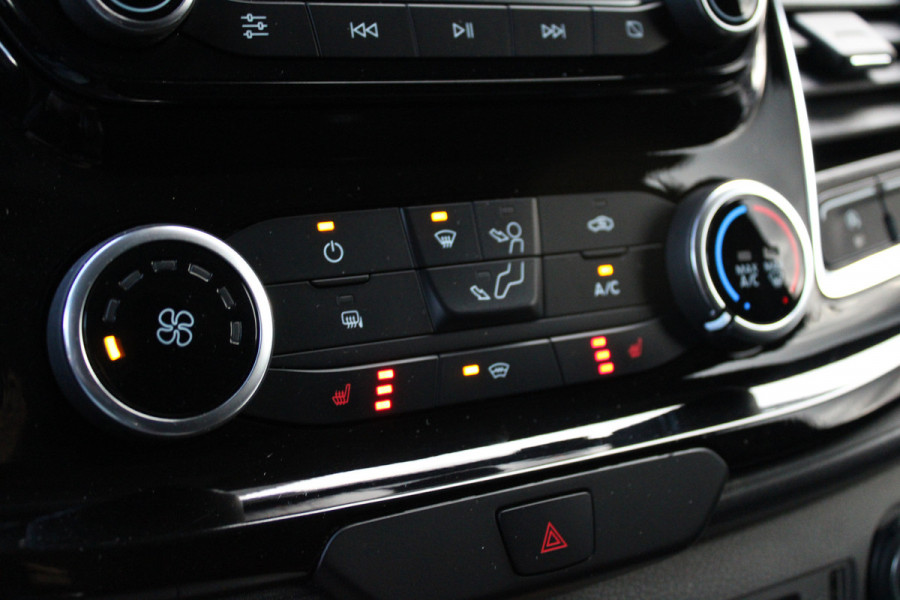 Ford Transit Custom 320 2.0 TDCI L2H1 Sport 185pk - ACC - Trekhaak - Navi - Camera - Stoelverwarming - Blind spot - Xenon - Rijklaar Ford Transit Custom 320 2.0 TDCI L2H1 Sport 185pk - ACC - Trekhaak - Navi - Camera - Stoelverwarming - Blind spot - Xenon - Rijklaar