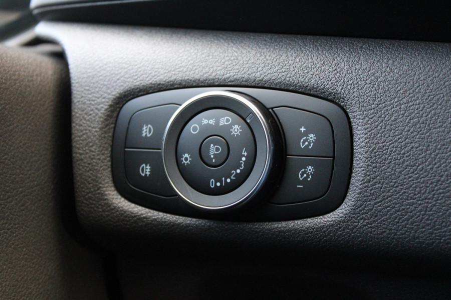 Ford Transit Custom 320 2.0 TDCI L2H1 Sport 185pk - ACC - Trekhaak - Navi - Camera - Stoelverwarming - Blind spot - Xenon - Rijklaar Ford Transit Custom 320 2.0 TDCI L2H1 Sport 185pk - ACC - Trekhaak - Navi - Camera - Stoelverwarming - Blind spot - Xenon - Rijklaar