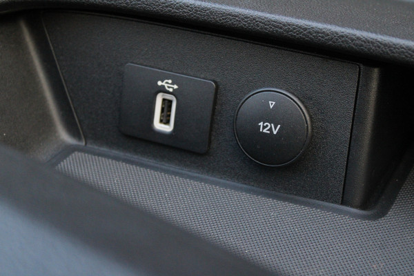 Ford Transit Custom 320 2.0 TDCI L2H1 Sport 185pk - ACC - Trekhaak - Navi - Camera - Stoelverwarming - Blind spot - Xenon - Rijklaar Ford Transit Custom 320 2.0 TDCI L2H1 Sport 185pk - ACC - Trekhaak - Navi - Camera - Stoelverwarming - Blind spot - Xenon - Rijklaar