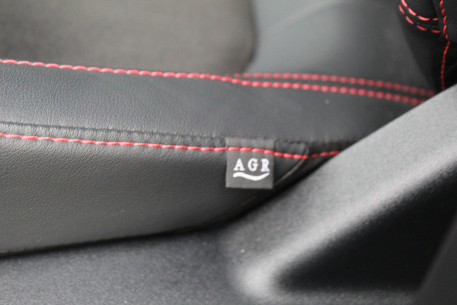 Ford Kuga 2.5-243pk PHEV ST-Line X. 2100kg trekgewicht ! Nieuw Model ! Van €. 54.937,- voor €. 43.735,- ! Trekgewicht van 2.100kg ! Elektr. verstelb. AGR stoelen voor, Stoel-, stuur-, voorraam- en achterbank verwarming, Elektr. panorama/schuif-kanteldak , Trekhaak wegklapbaar,