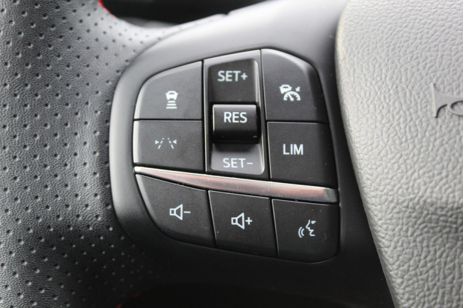 Ford Kuga 2.5-243pk PHEV ST-Line X. 2100kg trekgewicht ! Nieuw Model ! Van €. 54.937,- voor €. 43.735,- ! Trekgewicht van 2.100kg ! Elektr. verstelb. AGR stoelen voor, Stoel-, stuur-, voorraam- en achterbank verwarming, Elektr. panorama/schuif-kanteldak , Trekhaak wegklapbaar,