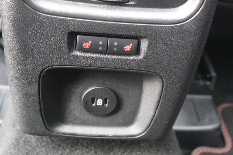 Ford Kuga 2.5-243pk PHEV ST-Line X. 2100kg trekgewicht ! Nieuw Model ! Van €. 54.937,- voor €. 43.735,- ! Trekgewicht van 2.100kg ! Elektr. verstelb. AGR stoelen voor, Stoel-, stuur-, voorraam- en achterbank verwarming, Elektr. panorama/schuif-kanteldak , Trekhaak wegklapbaar,