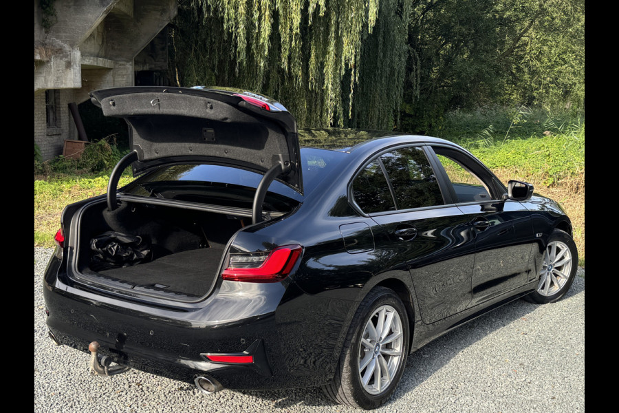 BMW 3-serie 320e 204PK HYBRID BUSINESS LEDER/CAMERA/TREKHAAK